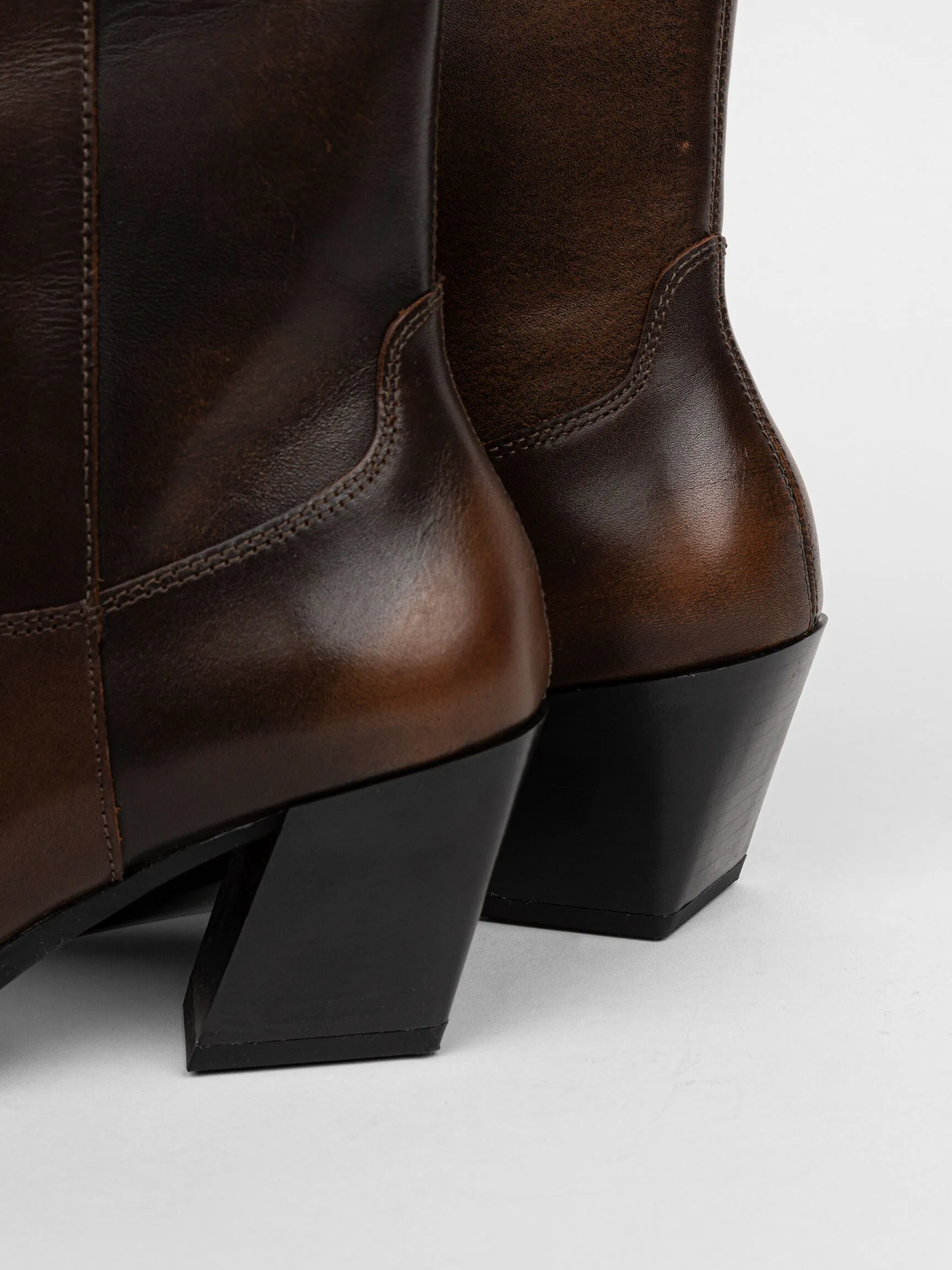 Vagabond Shoemakers Alina, lederen enkellaarzen